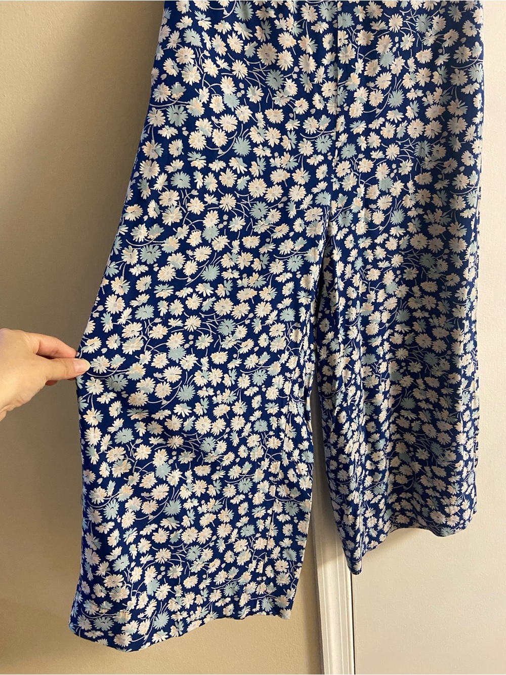 Madewell Navy cropped wide leg pants with Ivory Floral Print Medium - Picture 5 of 8